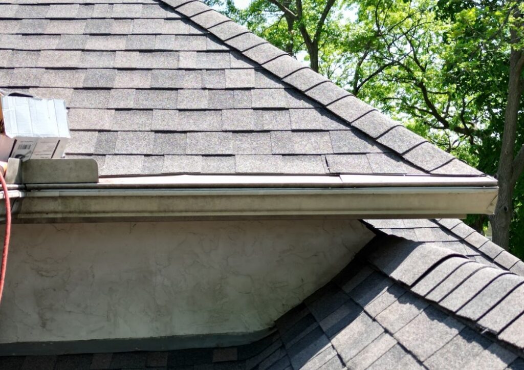asphalt shingle roof lifespan in Minnesota